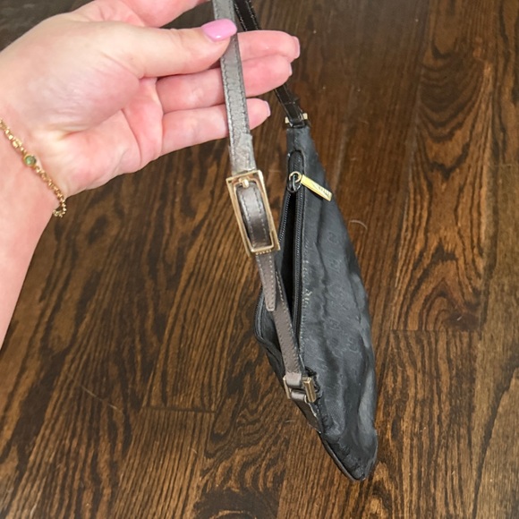 Gucci purse - Picture 6 of 11